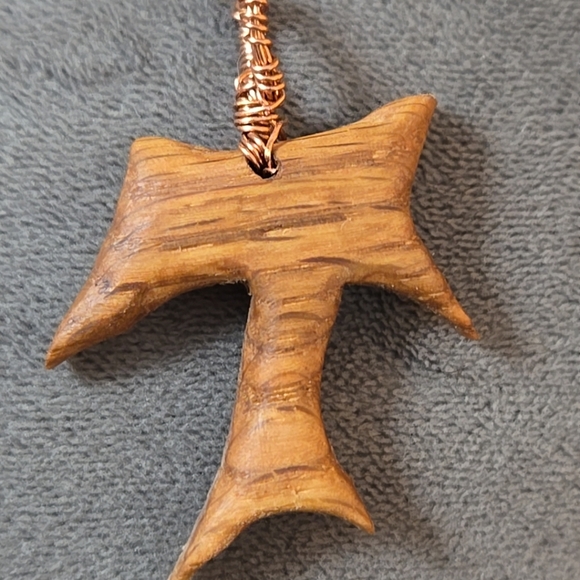 Franciscan Tau Cross Hand Carved Oak with Wound Copper Loop - Picture 5 of 9
